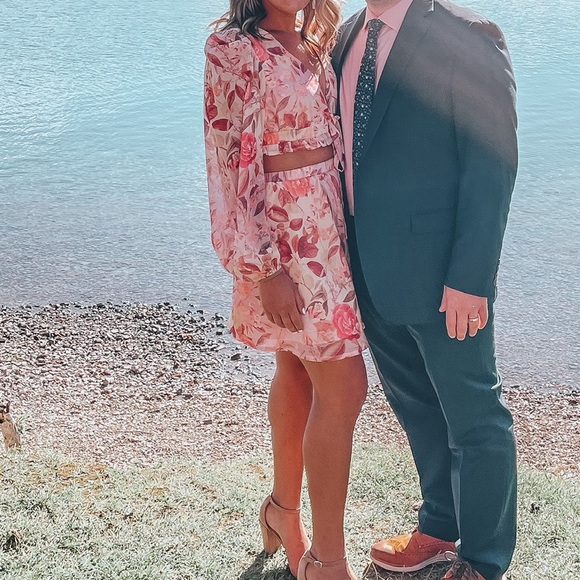 Showpo two piece floral set - Picture 2 of 2